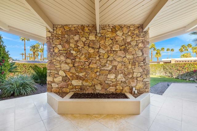 45371 Rancho Palmeras Drive, Indian Wells CA: https://media.crmls.org/mediaz/b5fd3352-8b31-4095-bce3-0d9381358d51.jpg