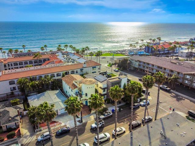 165 Pine Ave, Carlsbad CA: https://media.crmls.org/mediaz/b5fd469a-e987-4805-9600-1548e79cf07c.jpg