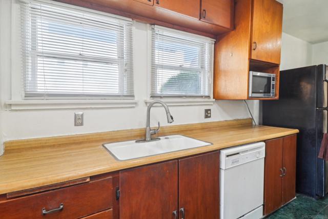 3055 Suncrest Dr, San Diego CA: https://media.crmls.org/mediaz/b5fd8b2a-d32f-4453-93d0-e7dbc8e31dfe.jpg