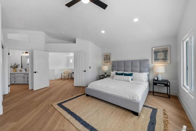 4979 Poseidon Way, Oceanside CA: https://media.crmls.org/mediaz/b5fd8dbc-6cb6-4bbc-9f79-97915d77ba8b.jpg