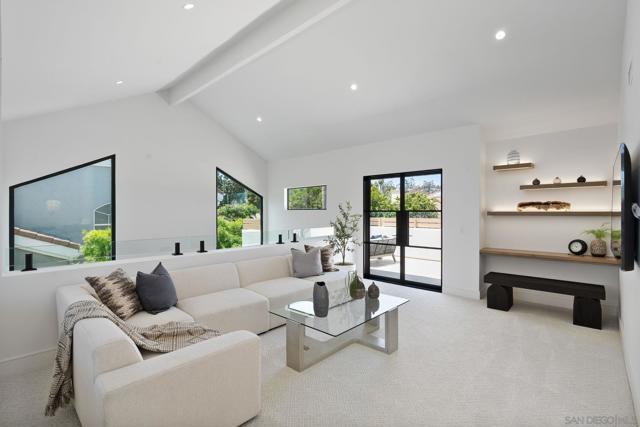 3835 Via Reposo, Rancho Santa Fe CA: https://media.crmls.org/mediaz/b5fdaba2-a62b-4070-b1c5-c10c25ac24ca.jpg