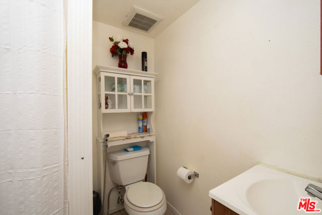 9041 Van Nuys Boulevard, 210 photo 34