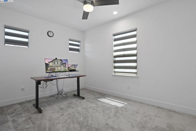 1205 S Ross Ct, Mountain House CA: https://media.crmls.org/mediaz/b5fdd1ff-d73b-4768-96c0-4f53e26493ed.jpg