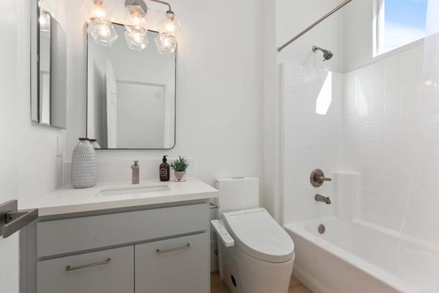 1438 Dolphin Court, San Marcos CA: https://media.crmls.org/mediaz/b5fe39f1-f2d8-4a1c-a4d7-4f4593398d3e.jpg