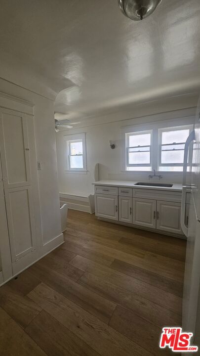 1034 N Kenmore Avenue, Los Angeles CA: https://media.crmls.org/mediaz/b5ff088b-2f08-432e-b5ef-ef4ca192543e.jpg