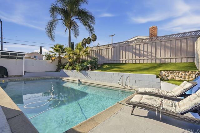 Detail Gallery Image 28 of 32 For 9452 Larrabee Ave, San Diego,  CA 92123 - 4 Beds | 3 Baths