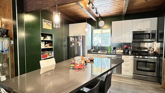 52143 Acorn Lane, Idyllwild CA: https://media.crmls.org/mediaz/b5ff54bb-5e15-41f5-90a7-274ee73a49ac.jpg