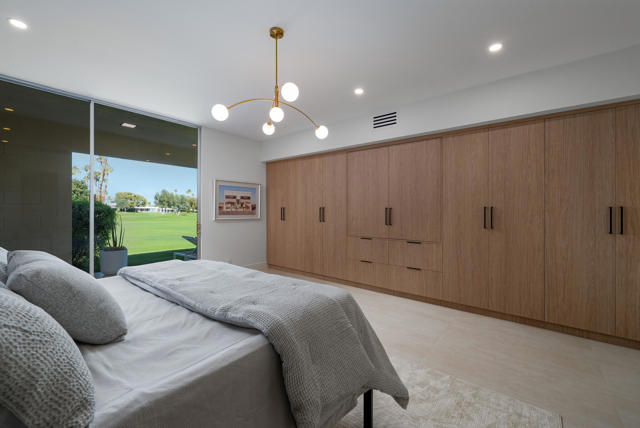 399 Desert Lakes Drive, Palm Springs CA: https://media.crmls.org/mediaz/b5ffae9d-7c96-4558-a6d4-ba4a4f8afba9.jpg