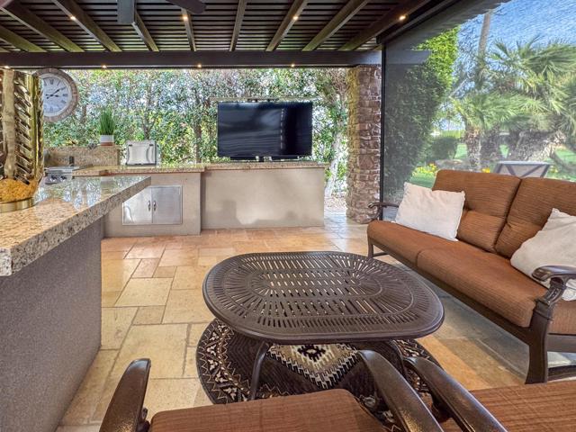80394 Avenue 48, Indio CA: https://media.crmls.org/mediaz/b5ffd0e5-1616-458c-95b2-85884a126c7f.jpg