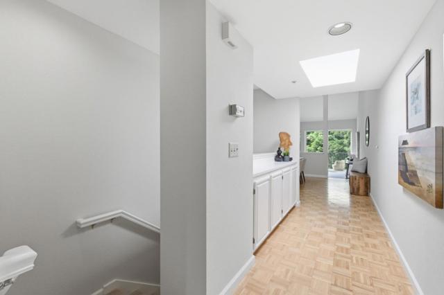 1040 Continentals Way, Belmont CA: https://media.crmls.org/mediaz/b5fff8e3-6910-4ebf-8c70-6cc339a4f488.jpg