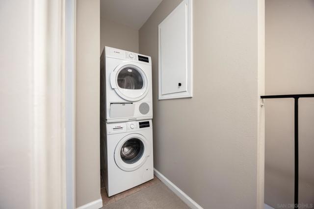 12126 Lemon Crest Dr, Lakeside CA: https://media.crmls.org/mediaz/b6002697-6202-41eb-8bd2-e485de808a3f.jpg