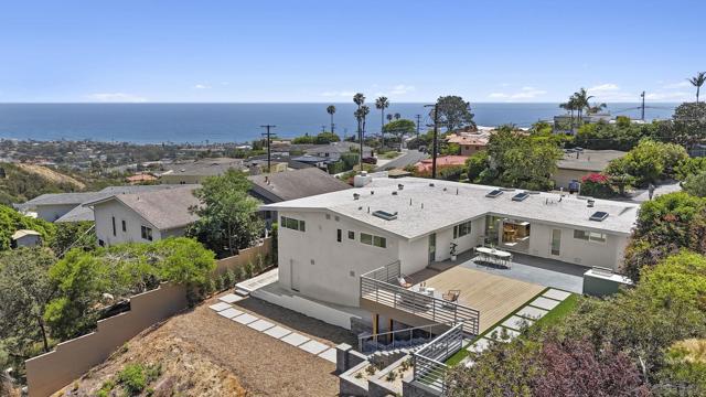 5851 Box Canyon, La Jolla CA: https://media.crmls.org/mediaz/b6002938-6988-488d-985f-a5d656429763.jpg