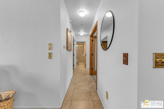 1425 E Luna Way, Palm Springs CA: https://media.crmls.org/mediaz/b6008bd9-682b-4986-a2cf-5f8a306951a0.jpg