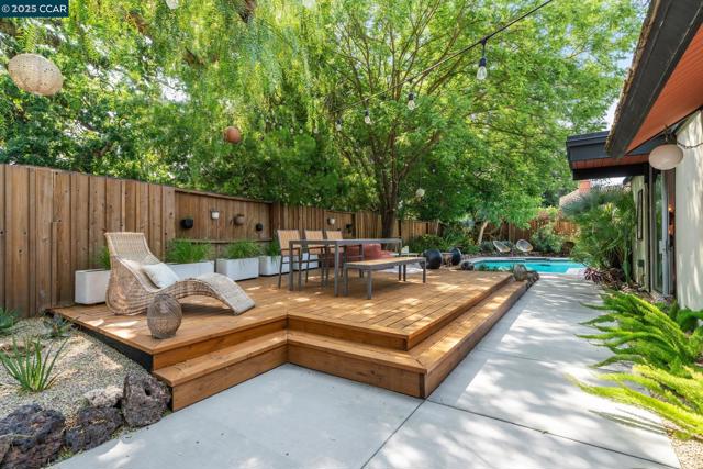 232 Clyde Dr, Walnut Creek CA: https://media.crmls.org/mediaz/b600c1f4-15cc-4fc7-93f3-29cfac99f40e.jpg