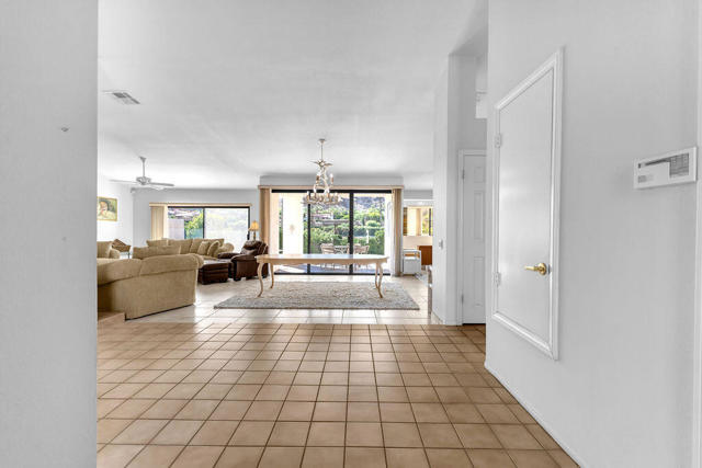 78565 Vista Del Fuente, Indian Wells CA: https://media.crmls.org/mediaz/b600e52d-401a-4756-898e-8a2362f918a3.jpg