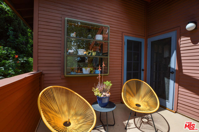 11136 Lucerne Avenue, Culver City CA: https://media.crmls.org/mediaz/b6015412-7722-4bea-b8ff-df6bef0c8df1.jpg