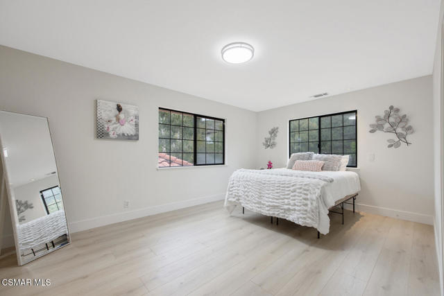 790 Spring Canyon Place, Thousand Oaks CA: https://media.crmls.org/mediaz/b6019a6b-5cc3-4249-b8dd-1ac471a96a17.jpg