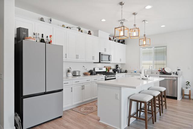 29078 Long Horn Ln, Winchester CA: https://media.crmls.org/mediaz/b601a504-9232-4a6d-b7a0-c0d66c942d93.jpg