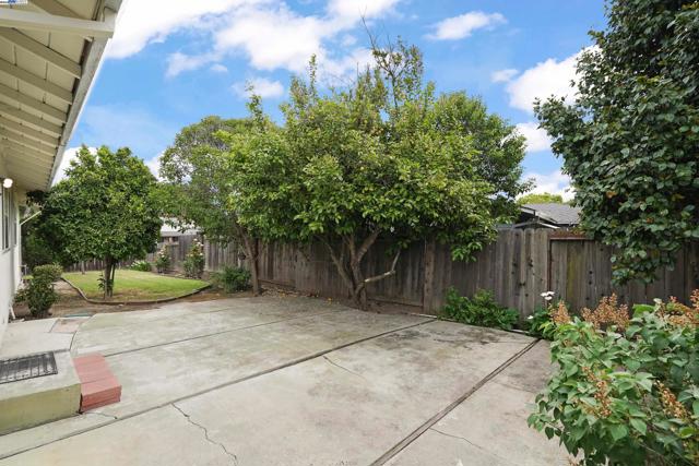 501 Amherst Ct, San Ramon CA: https://media.crmls.org/mediaz/b601b068-78b5-4211-ab86-6c8e29e2a287.jpg