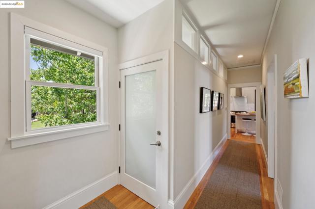 485 Hardy St, Oakland CA: https://media.crmls.org/mediaz/b601f4c4-57c7-410e-a825-21ffe94dcd42.jpg