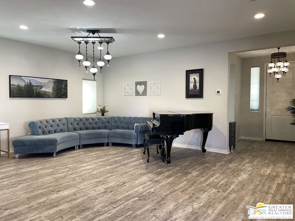 MLS #25620229PS image #1