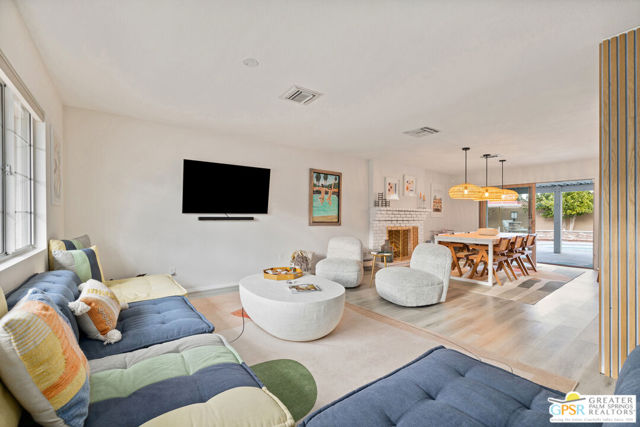 1334 S San Joaquin Drive, Palm Springs CA: https://media.crmls.org/mediaz/b602a51c-2078-4c69-b3bd-0247b49fa164.jpg