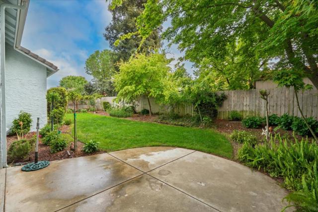 1130 Minarets Avenue, Clovis CA: https://media.crmls.org/mediaz/b6033e51-db47-498b-8054-f1b81087e9bf.jpg