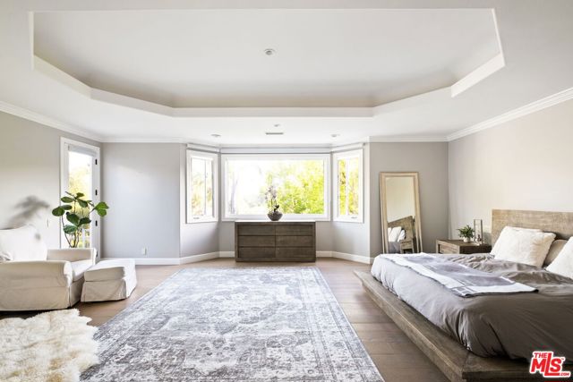 6 Bed Home for Sale in Calabasas, California