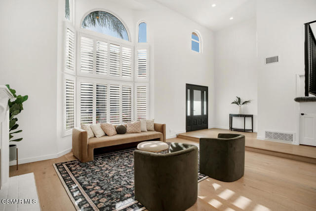29504 Woodbrook Drive, Agoura Hills CA: https://media.crmls.org/mediaz/b6049ba7-e65a-4329-8600-7164df1fbf90.jpg