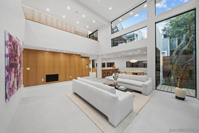 7376 Fay Ave, La Jolla CA: https://media.crmls.org/mediaz/b604d00f-6611-4689-be42-a68fc4826954.jpg