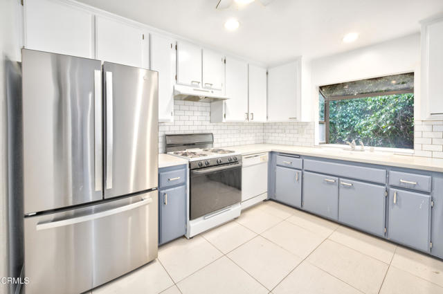 Detail Gallery Image 5 of 15 For 5321 Colodny Dr #11,  Agoura Hills,  CA 91301 - 2 Beds | 1 Baths