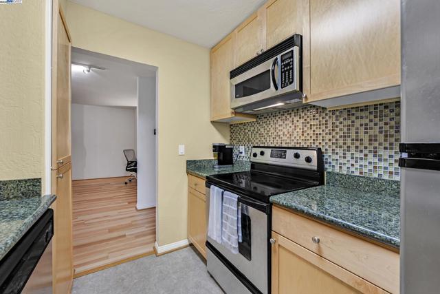 1087 Murrieta Blvd, Livermore CA: https://media.crmls.org/mediaz/b6057272-c064-45a1-9add-b954e1e82168.jpg