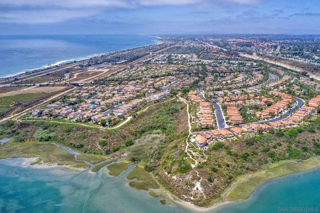 7301 Seafarer Pl, Carlsbad CA: https://media.crmls.org/mediaz/b6057b4e-57b1-4b97-a177-9ce353db11a7.jpg