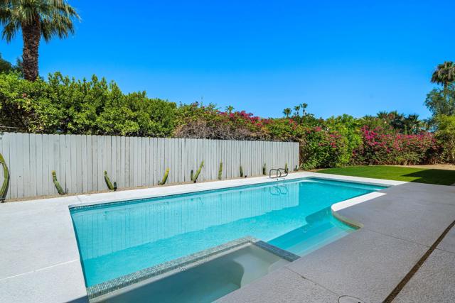 48335 Alan Circle, Palm Desert CA: https://media.crmls.org/mediaz/b605f396-5a6a-422b-bfe4-dd10e05a8cd5.jpg