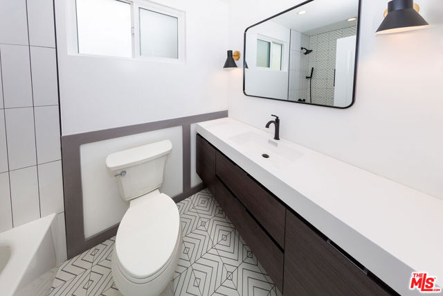 1441 Livonia Avenue, Los Angeles CA: https://media.crmls.org/mediaz/b6060975-2536-4244-b12f-dd0b1d44033a.jpg