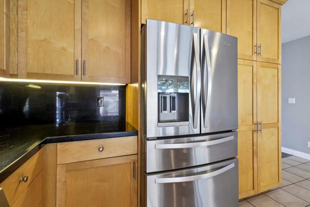 13002 Standish Dr, Poway CA: https://media.crmls.org/mediaz/b606cece-7b98-4d28-b821-2c1b33eeefb5.jpg