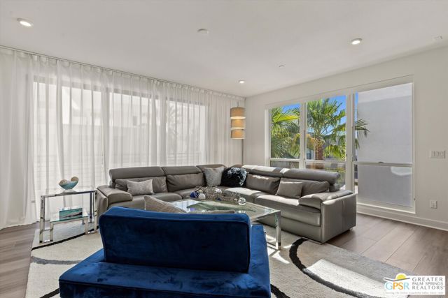 906 Cameron Center Drive, Palm Springs CA: https://media.crmls.org/mediaz/b606d399-f91a-4db9-9a78-b2e159363a01.jpg