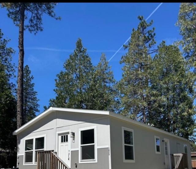 1025 Amber Loop, Grass Valley CA: https://media.crmls.org/mediaz/b607429c-0bbb-4610-8828-698589a5dfea.jpg