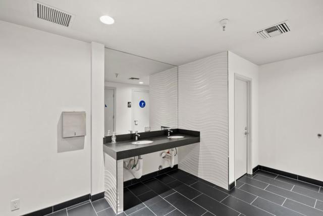Image 31 of 33 For 558560 Waverley Street