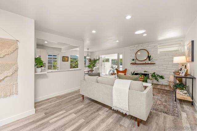 4464 Kamloop Ave, San Diego CA: https://media.crmls.org/mediaz/b607ebe6-3e43-4ea7-afef-eaf17f8c8bf2.jpg
