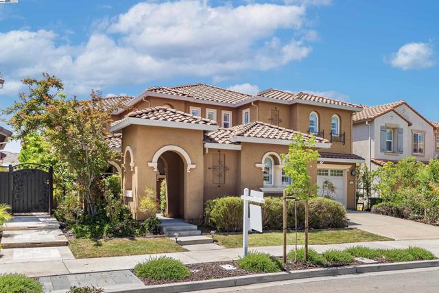 7818 Kennard Ln, San Ramon CA: https://media.crmls.org/mediaz/b6092955-2f34-41e7-aa29-2e999b7cd49b.jpg
