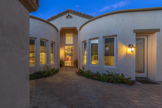 107 Via Bella, Rancho Mirage CA: https://media.crmls.org/mediaz/b60ab220-f0a2-4f7e-98ea-c2cbcc7b6f98.jpg