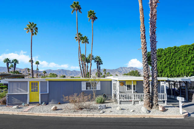 7 Sand Creek, Cathedral City CA: https://media.crmls.org/mediaz/b60b388d-df9b-478c-af94-a8b198c4179b.jpg