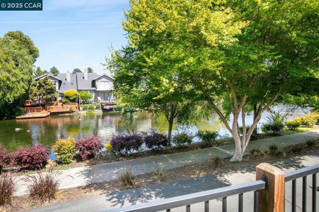 23 Shepardson Ln, Alameda CA: https://media.crmls.org/mediaz/b60bc08d-ee5f-4a1f-bbd0-8d7d7215133d.jpg