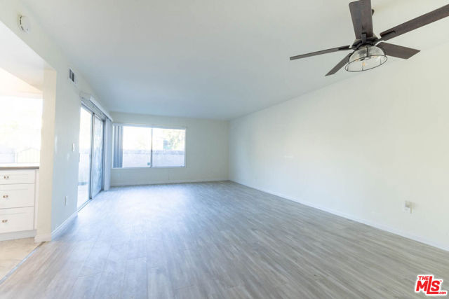 18524 Mayall Street, Northridge CA: https://media.crmls.org/mediaz/b60c85a3-4311-495a-8118-1d1d4383cbb0.jpg