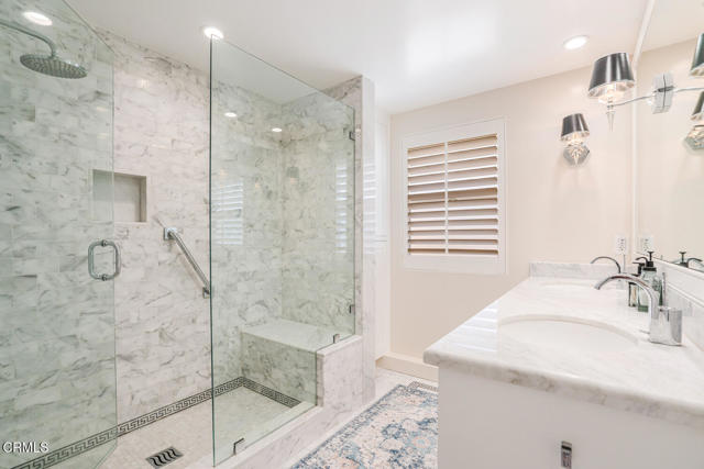 5040 Island View Street, Oxnard CA: https://media.crmls.org/mediaz/b60c8db4-5770-4fc3-a569-fdc3bad809ec.jpg