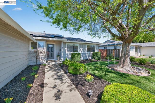 4127 Alvarado St, Pleasanton CA: https://media.crmls.org/mediaz/b60ccb87-3884-464c-b563-cb0f74636019.jpg