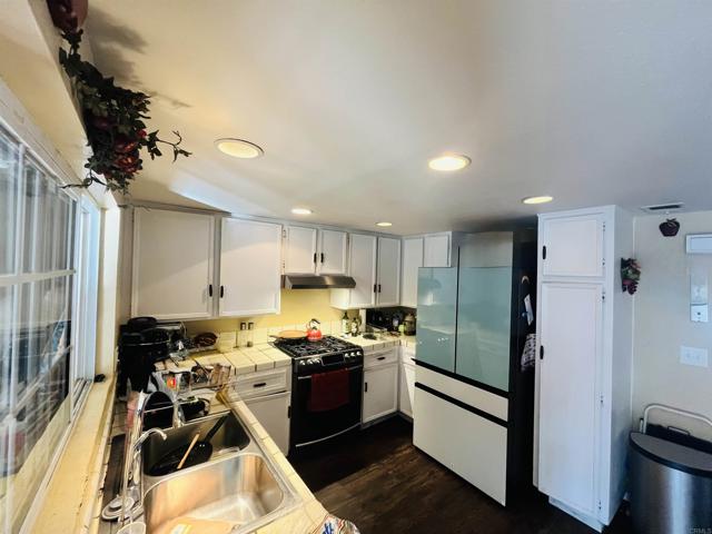 Detail Gallery Image 9 of 19 For 1898 Isla Del Campanero, San Ysidro,  CA 92173 - 4 Beds | 2 Baths