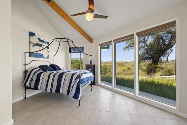 22500 Pacheco Pass Hwy,  CA: https://media.crmls.org/mediaz/b60da63b-4e79-40a9-bf8b-bf02e40c1842.jpg