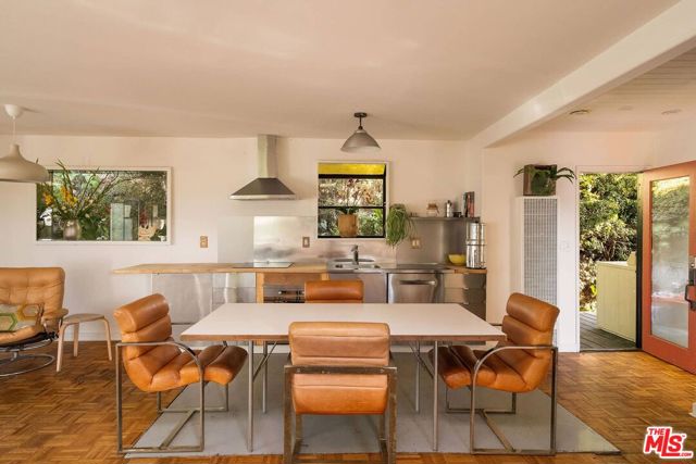 3130 Isabel, Los Angeles CA: https://media.crmls.org/mediaz/b60e151f-0012-4e01-87d5-28a0e4fee9df.jpg